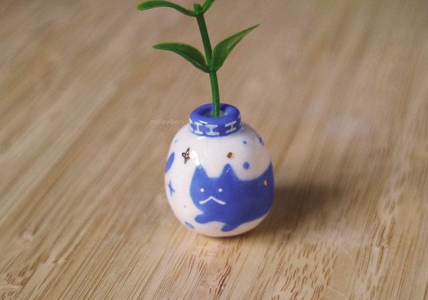 Tiny Long Cat Vase