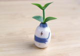 Tiny long cat vase