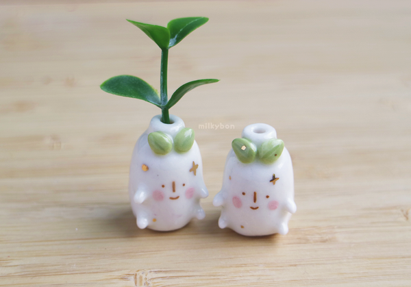 Tiny Radish Vase